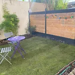 Au Cosy Garden Apartment *